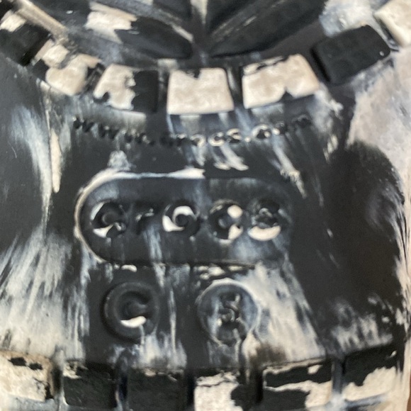 Crocs black & white marble Clogs sandals size C5 - Picture 9 of 9